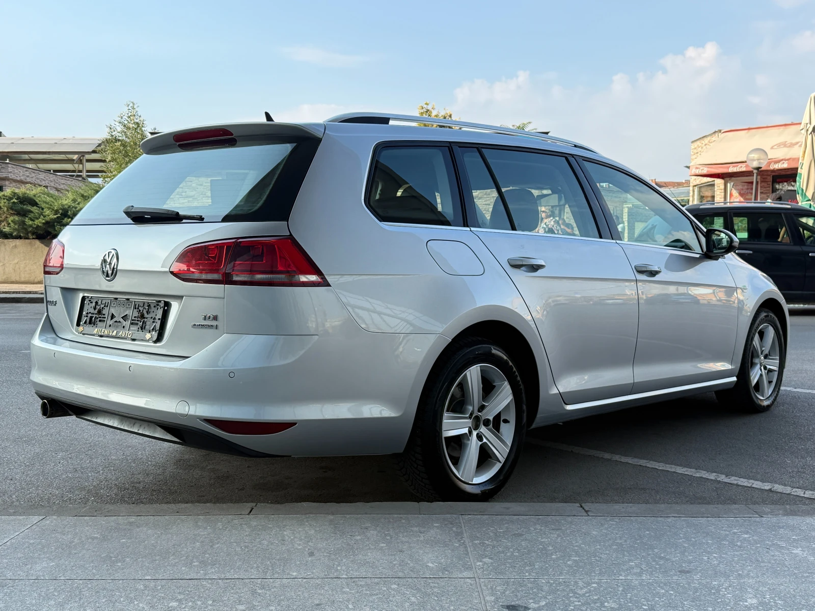 VW Golf 6 МЕСЕЦА ГАРАНЦИЯ/1.6TDI 105к.с. Кожа/Подгрев/Нави, снимка 5 - Автомобили и джипове - 55787668