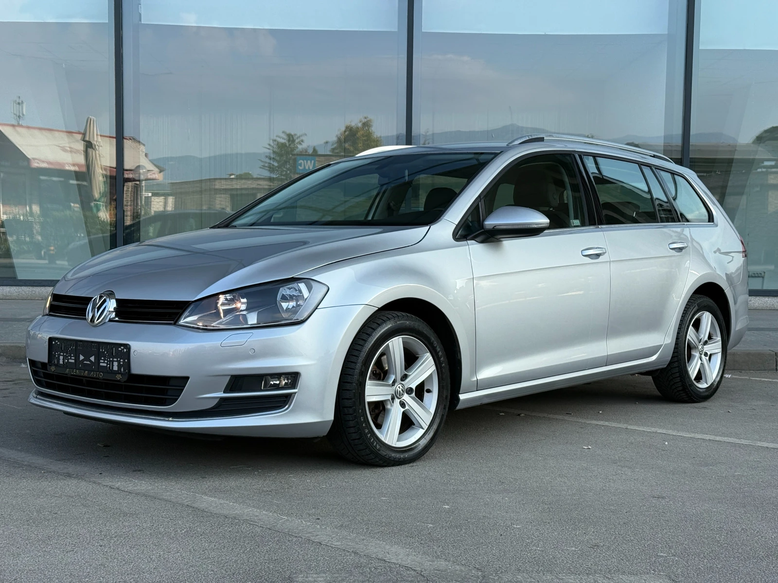 VW Golf 6 МЕСЕЦА ГАРАНЦИЯ/1.6TDI 105к.с. Кожа/Подгрев/Нави