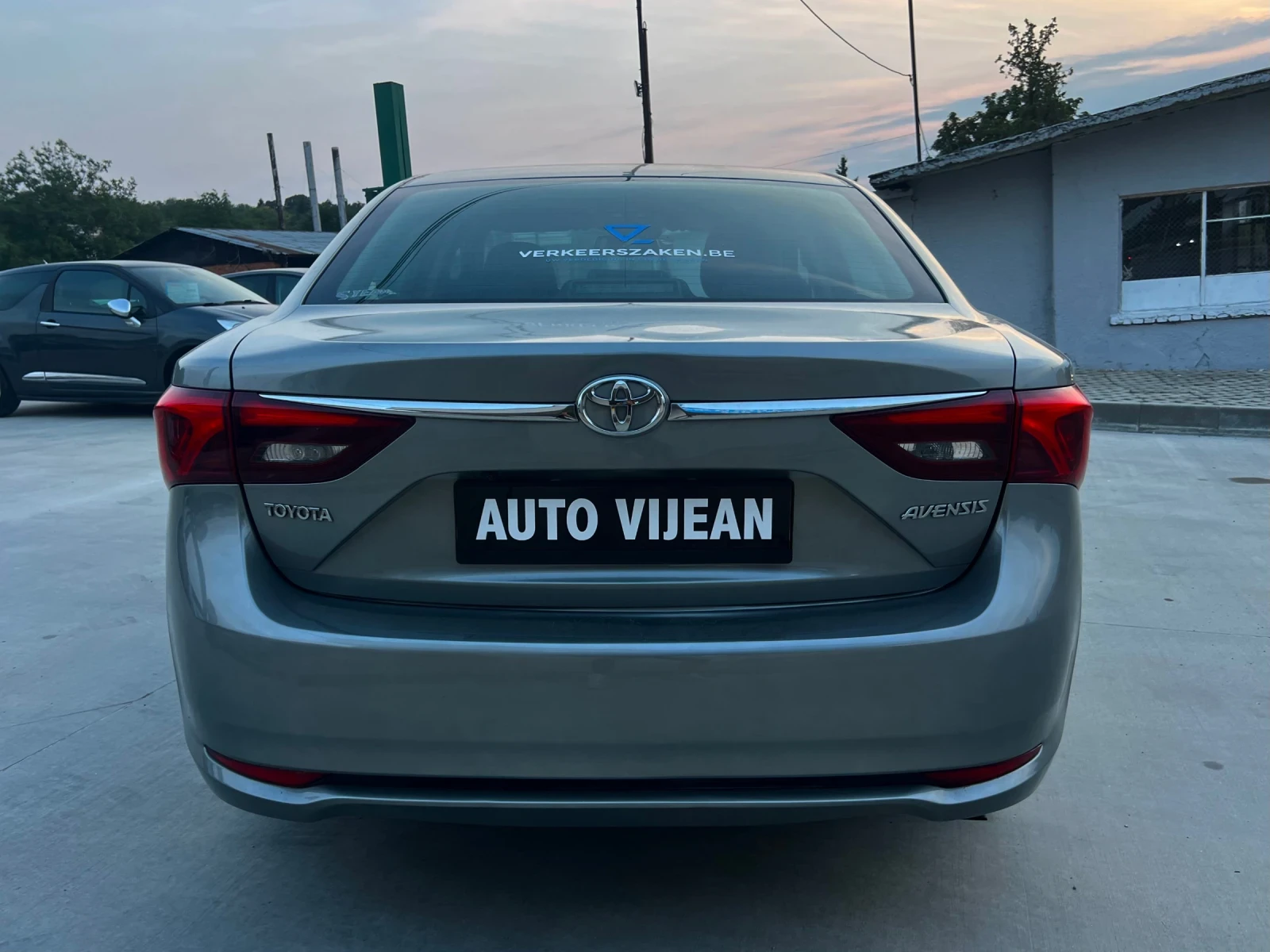 Toyota Avensis 1.8i-147к.с-АВТОМАТИК-ДИСТРОНИК-НАВИ-ЗАДНА КАМЕРА, снимка 5 - Автомобили и джипове - 56110854