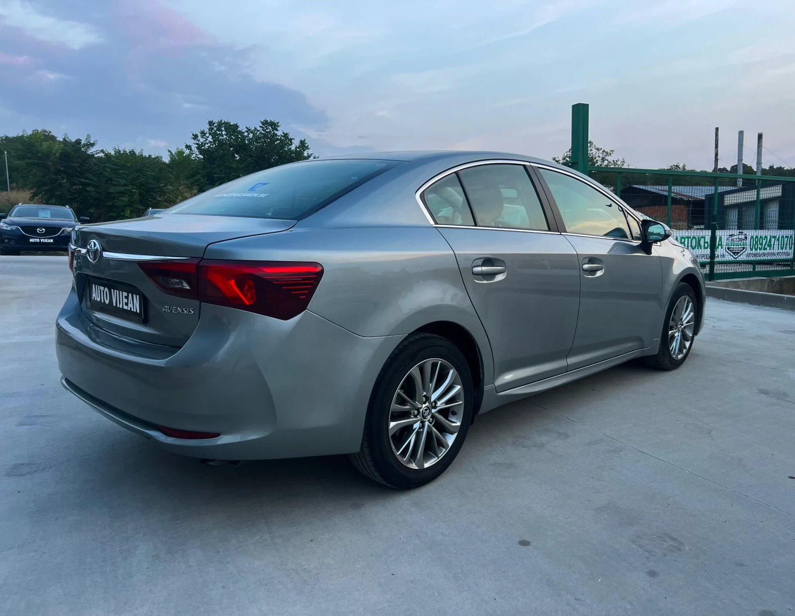 Toyota Avensis 1.8i-147к.с-АВТОМАТИК-ДИСТРОНИК-НАВИ-ЗАДНА КАМЕРА, снимка 4 - Автомобили и джипове - 56110854