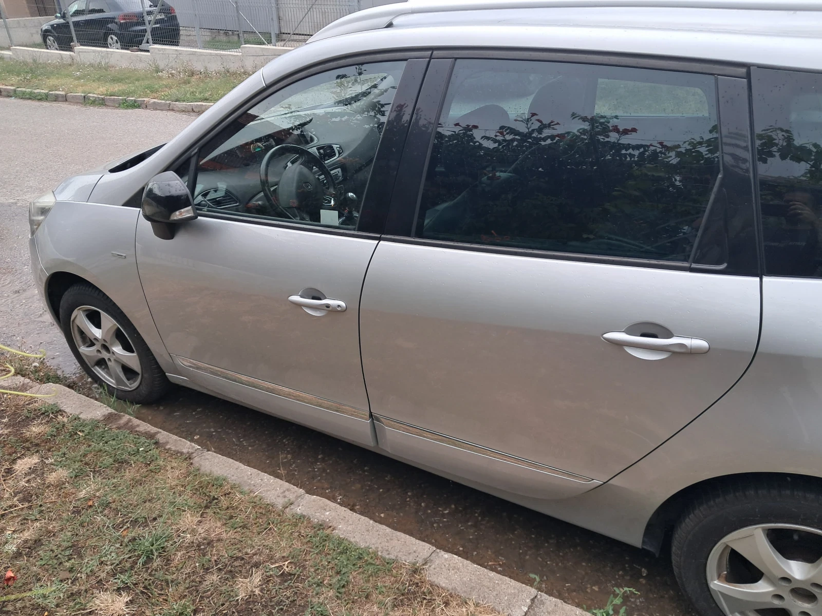 Renault Grand scenic, снимка 5 - Автомобили и джипове - 56684147