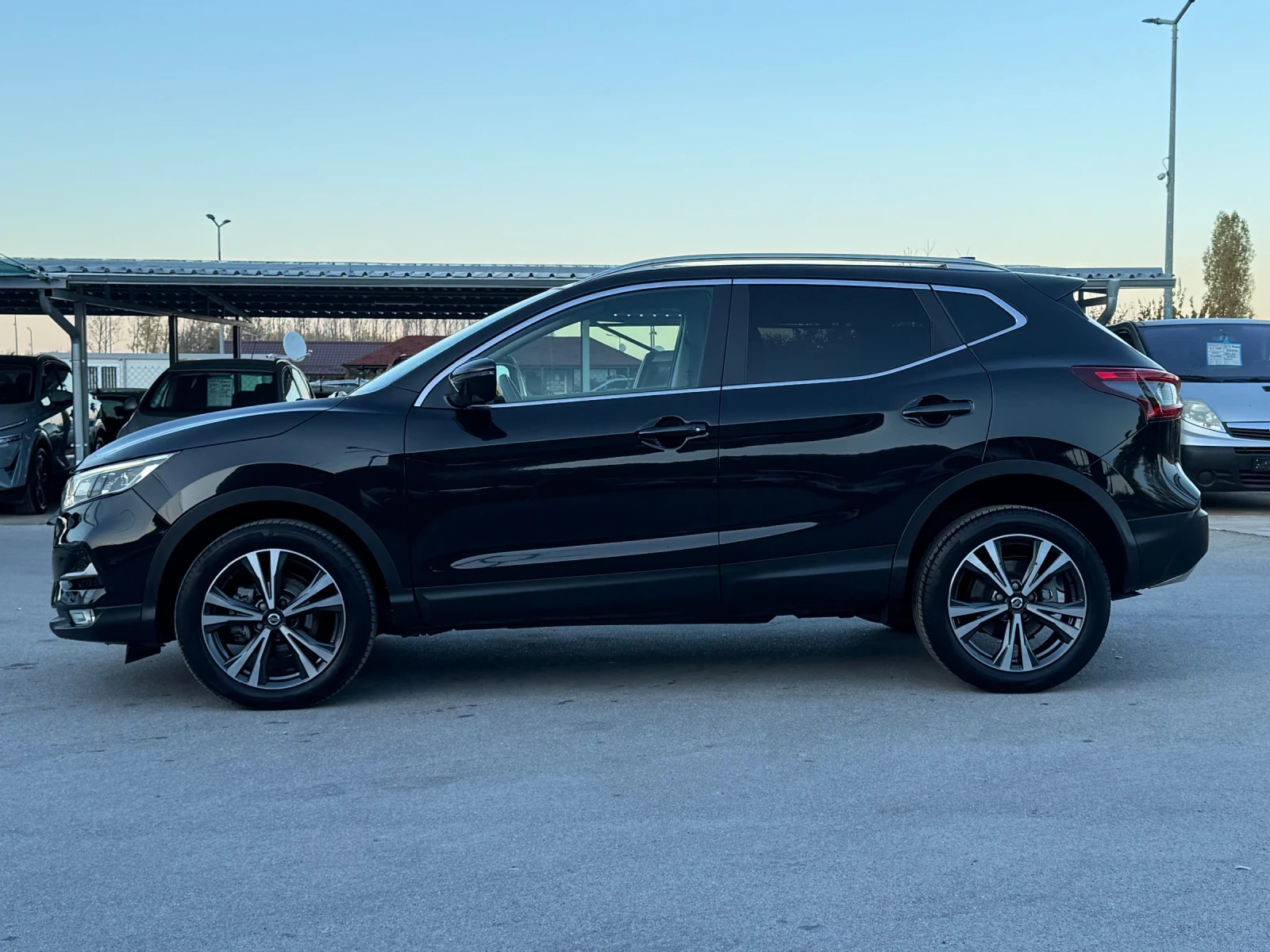 Nissan Qashqai 1.7DCI 4х4 АВТОМАТ ПАНОРАМА - изображение 2