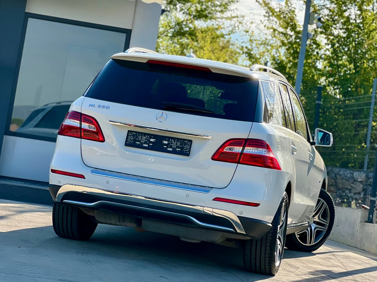 Mercedes-Benz ML 350 DISTRONIC + / ПАНОРАМА / ПОДГРЕВ & ОБДУХВАНЕ / TOP - изображение 5