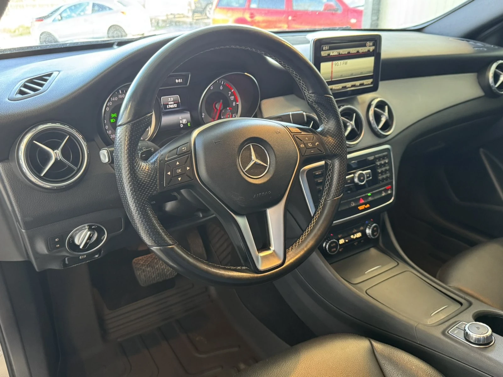 Mercedes-Benz GLA 250  4-MATIC - изображение 8