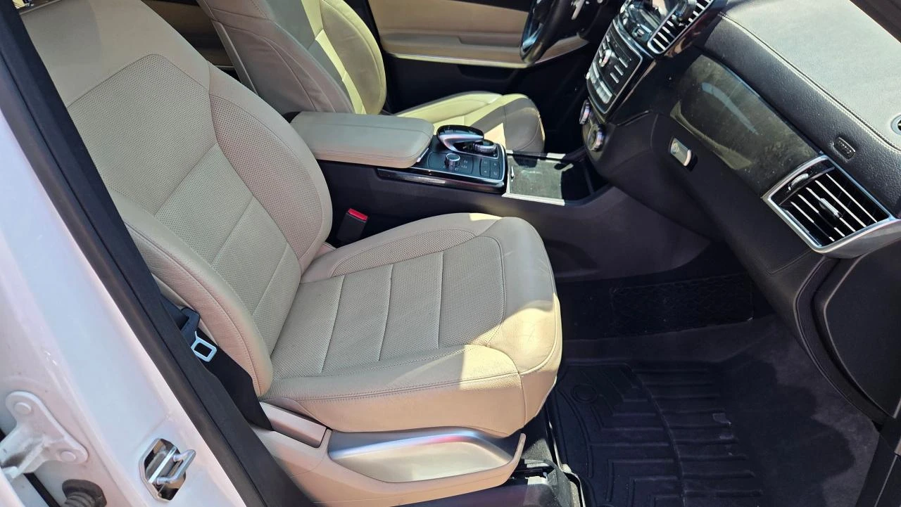 Mercedes-Benz GLS 500 4MATIC* КОжа* Подгрев* Обдухване* Кейлес* Blind Sp - изображение 10