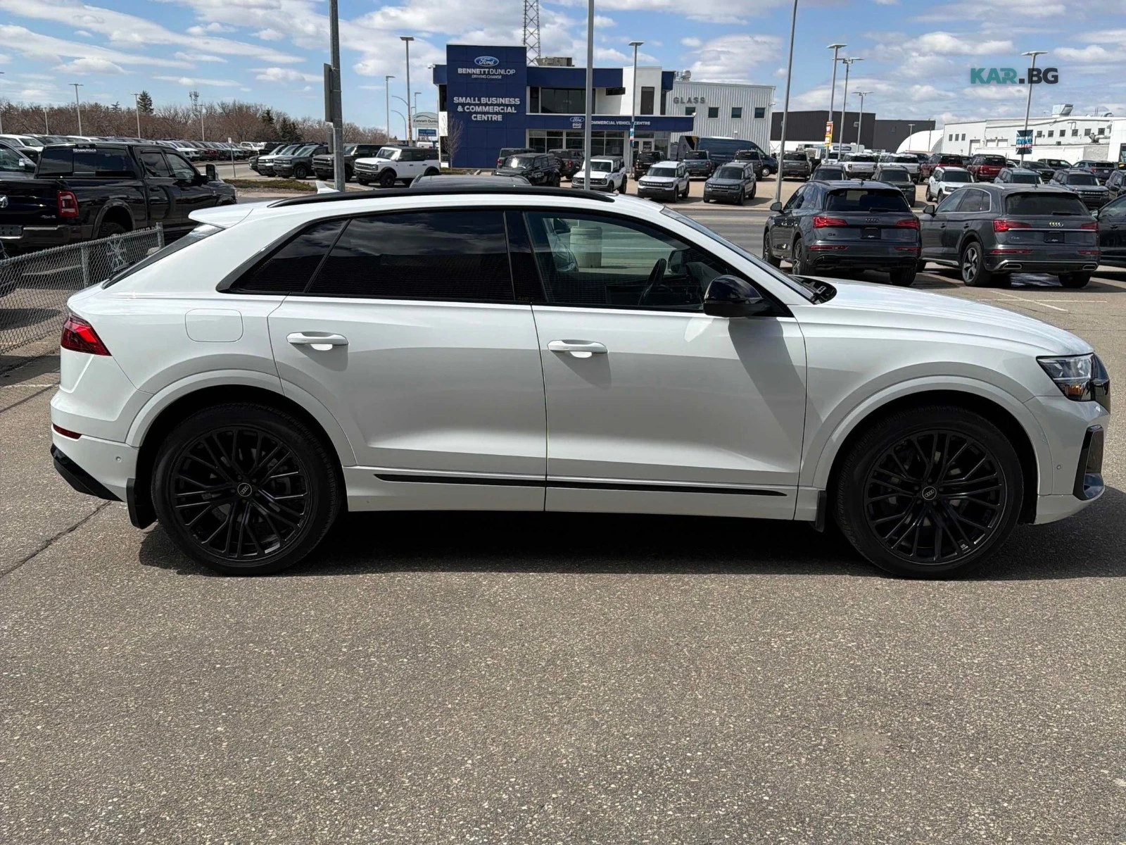 Audi Q8 TECHNIIK РЕГИСТРАЦИЯ & АВТО КРЕДИТ, снимка 4 - Автомобили и джипове - 54751229