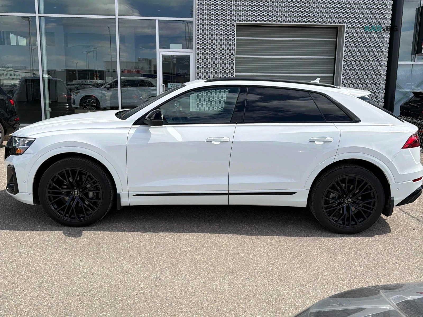 Audi Q8 TECHNIIK РЕГИСТРАЦИЯ & АВТО КРЕДИТ, снимка 3 - Автомобили и джипове - 54751229