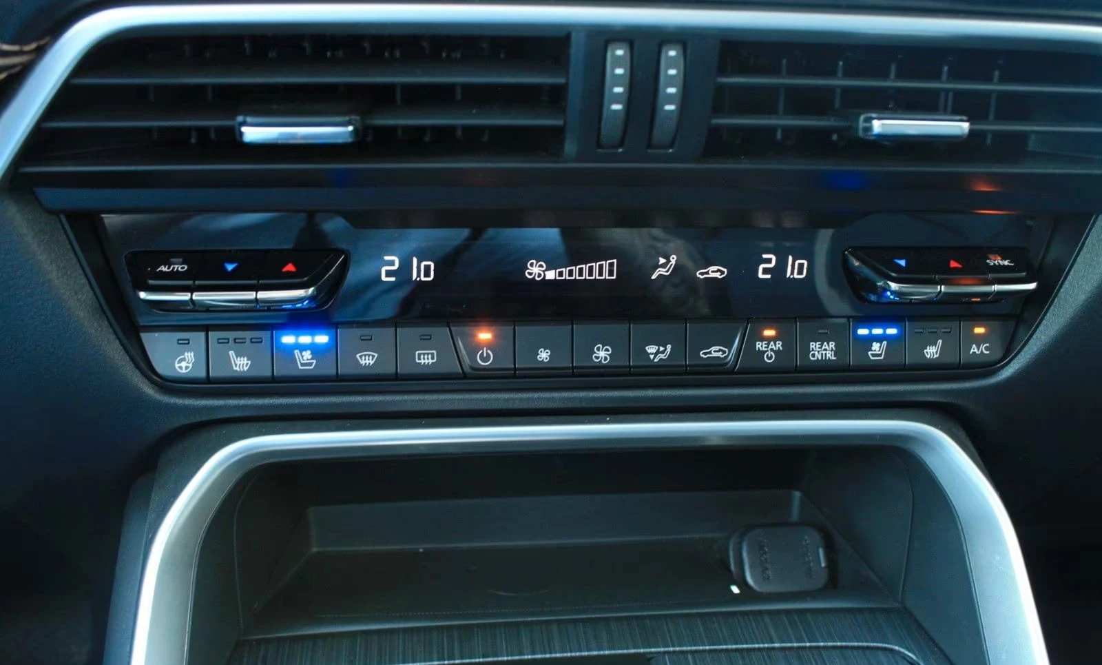 Mazda CX-80 HOMURA/328HP/AWD/7S/PANO/HUD/MEMO/360/BOSE/462q, снимка 10 - Автомобили и джипове - 55056463