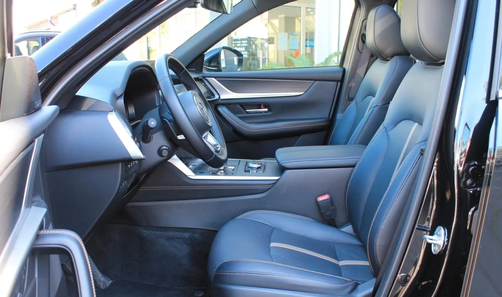 Mazda CX-80 HOMURA/328HP/AWD/7S/PANO/HUD/MEMO/360/BOSE/462q, снимка 6 - Автомобили и джипове - 55056463
