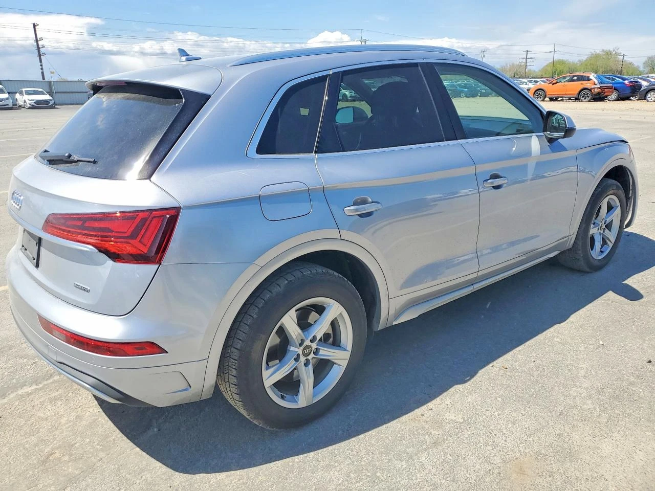 Audi Q5 2.0l Premium 40, снимка 3 - Автомобили и джипове - 55093916
