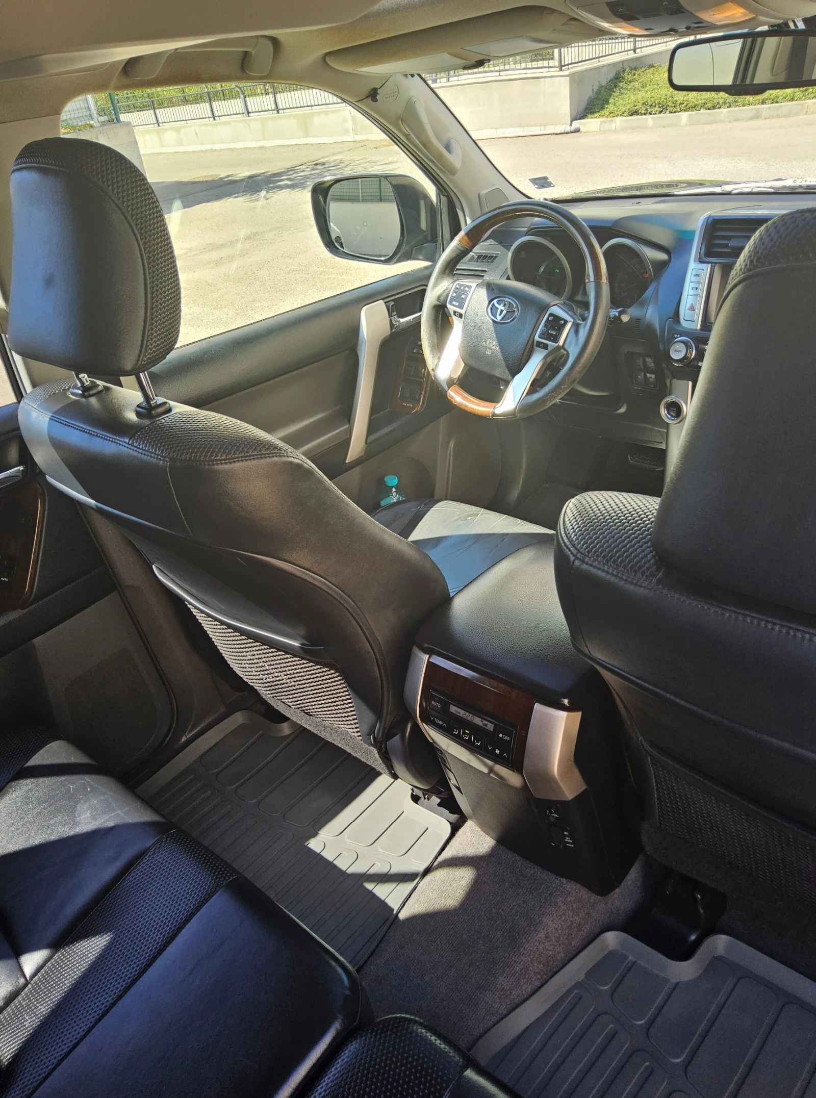 Toyota Land cruiser 60th Anniversary 6+ 1 J150 Luxury Keyless, снимка 15 - Автомобили и джипове - 55681217