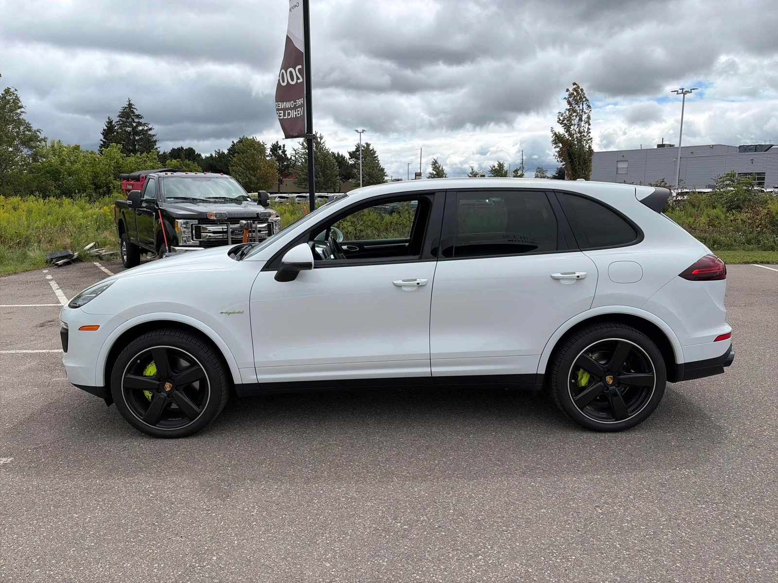 Porsche Cayenne S E Hybrid  CARFAX, снимка 2 - Автомобили и джипове - 55799225