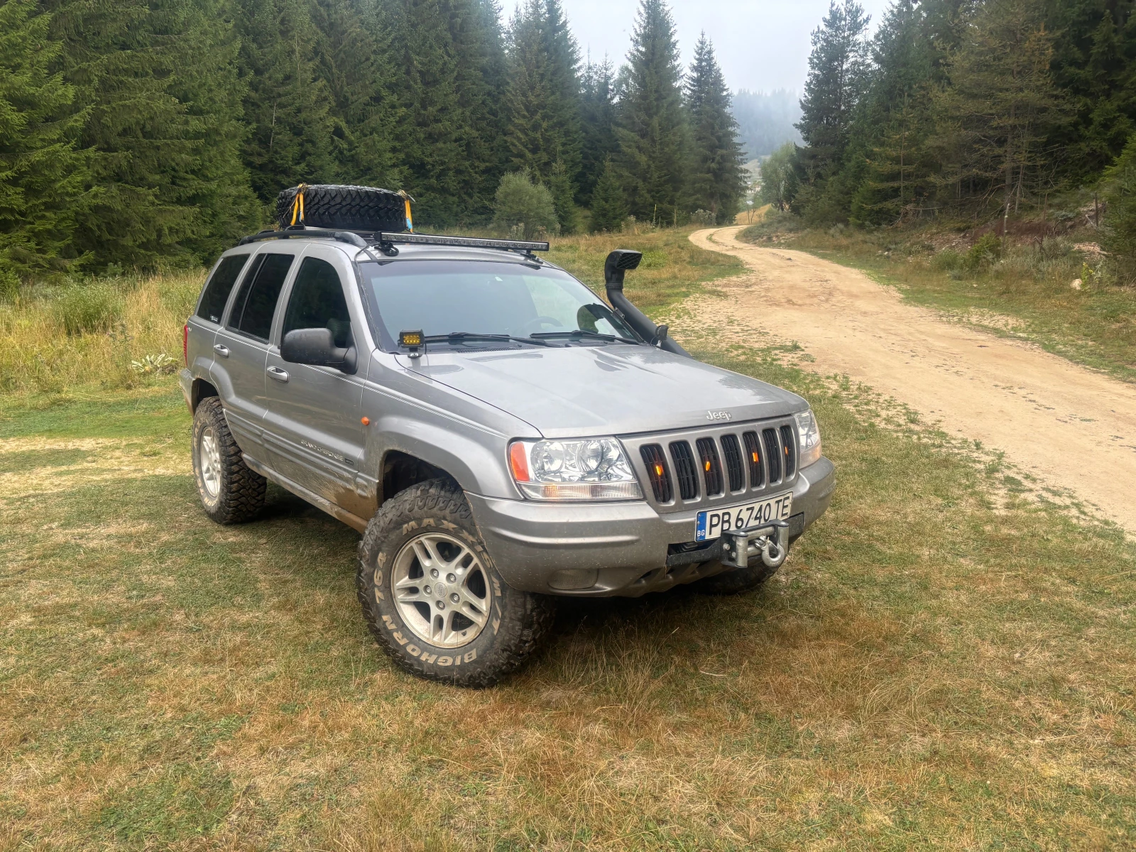 Jeep Grand cherokee 4.7 газ, снимка 4 - Автомобили и джипове - 55957118