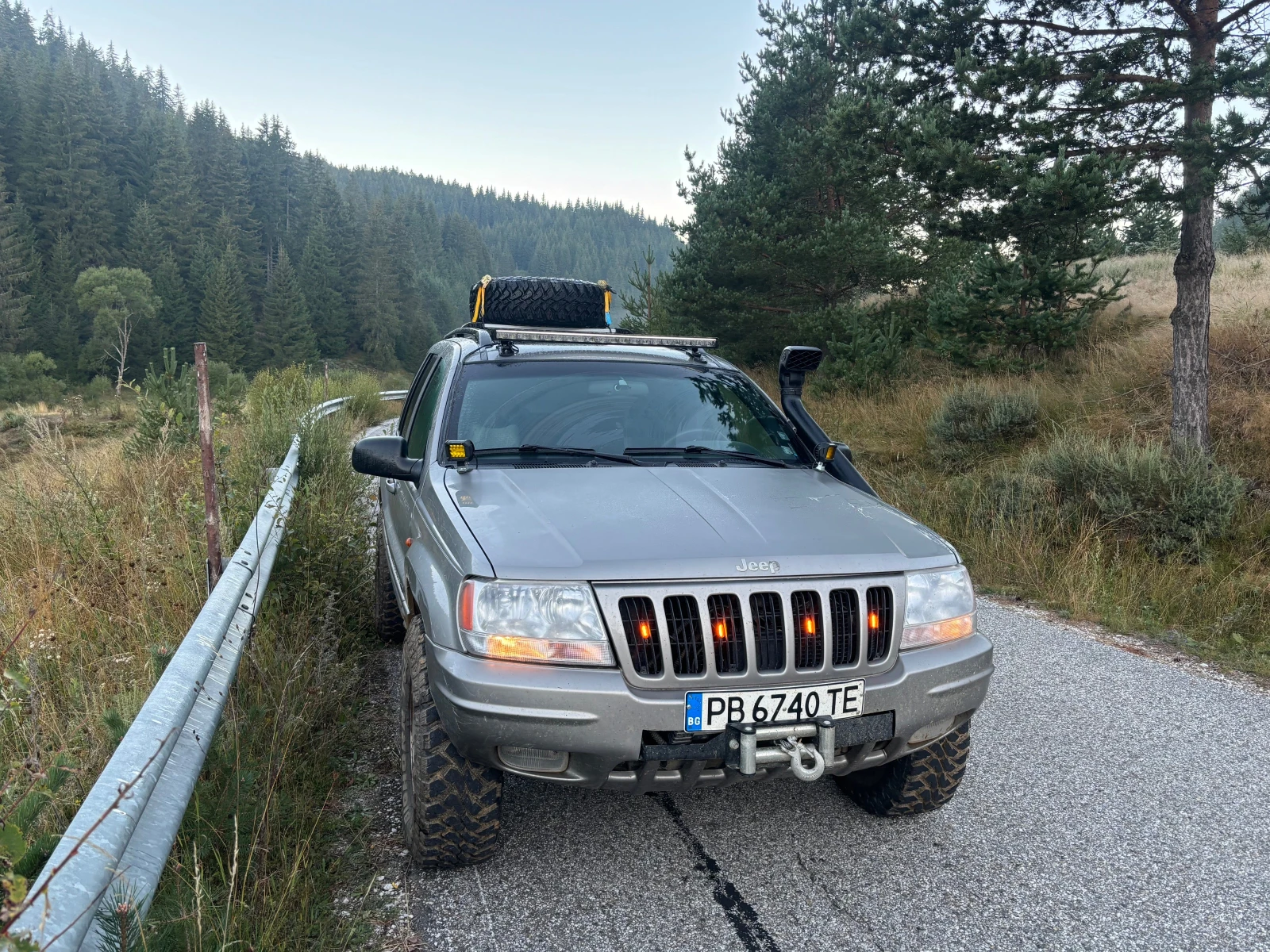 Jeep Grand cherokee 4.7 газ, снимка 2 - Автомобили и джипове - 55957118