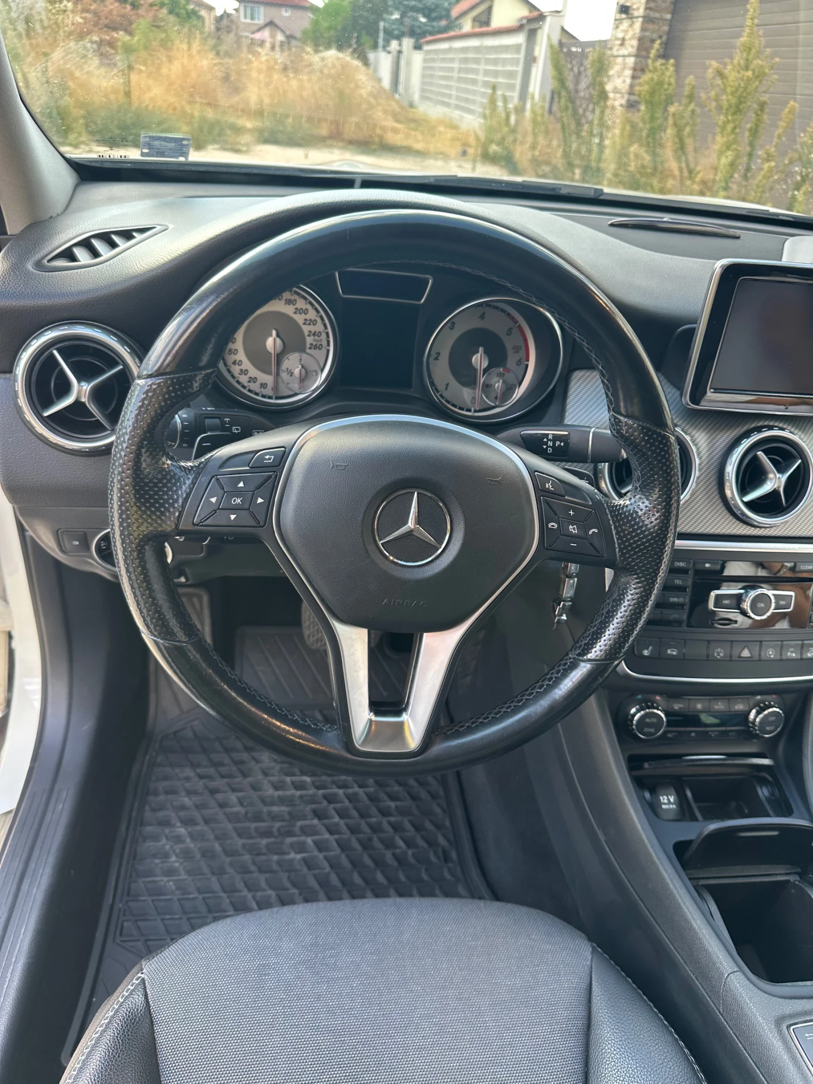 Mercedes-Benz GLA 220, снимка 7 - Автомобили и джипове - 56025081