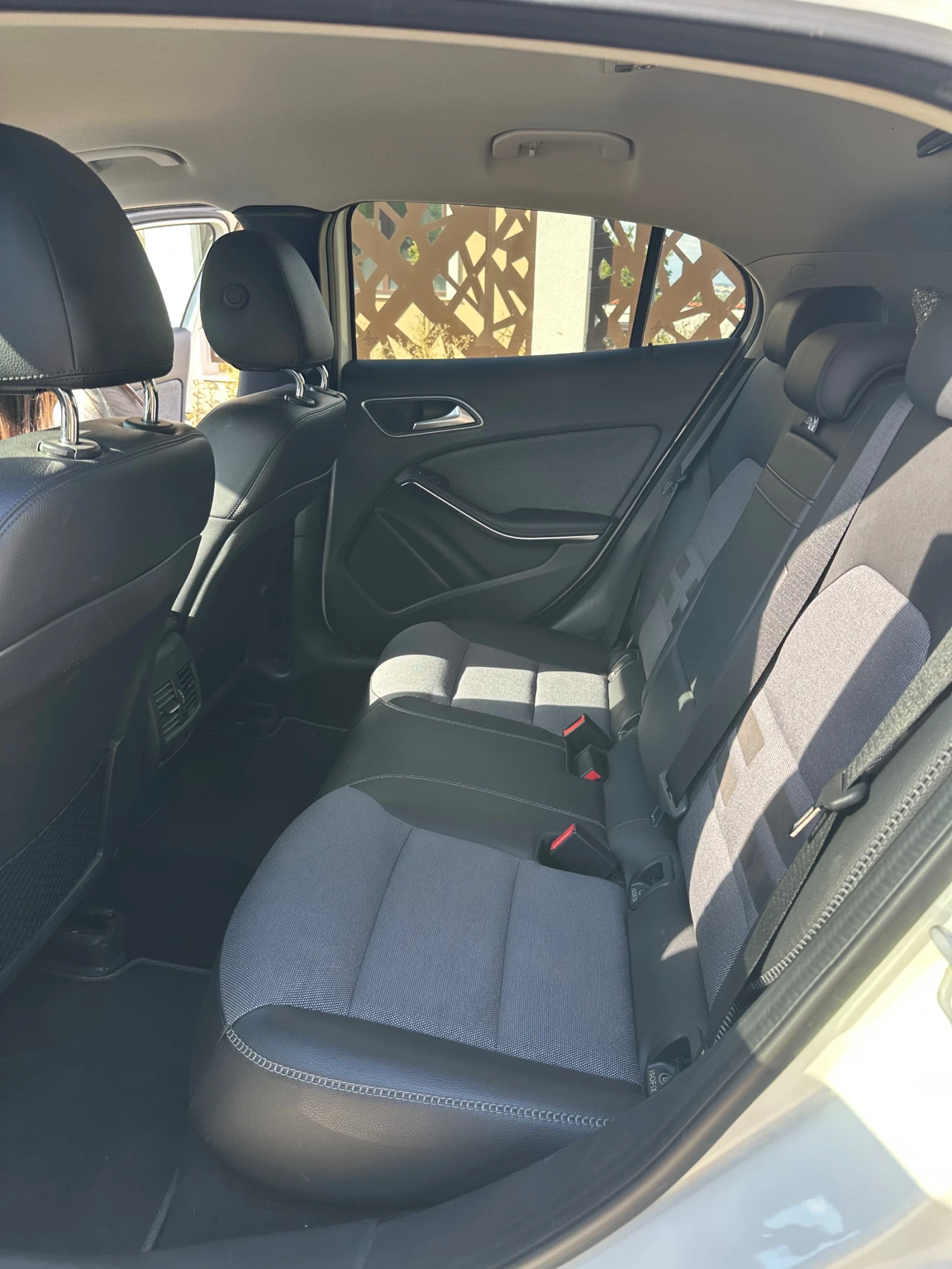 Mercedes-Benz GLA 220, снимка 11 - Автомобили и джипове - 56025081