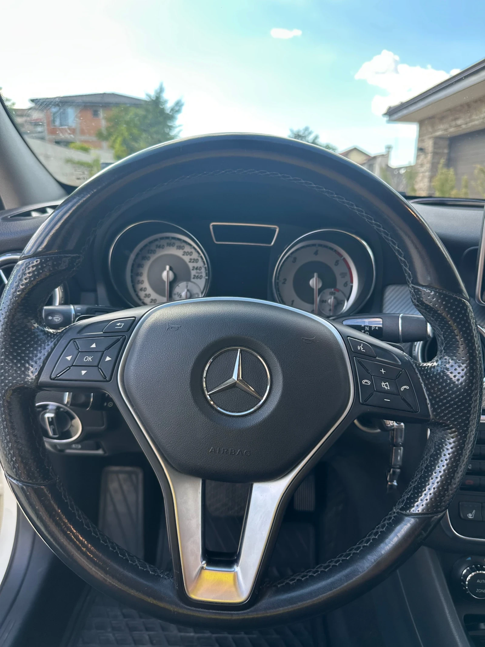 Mercedes-Benz GLA 220, снимка 6 - Автомобили и джипове - 56025081