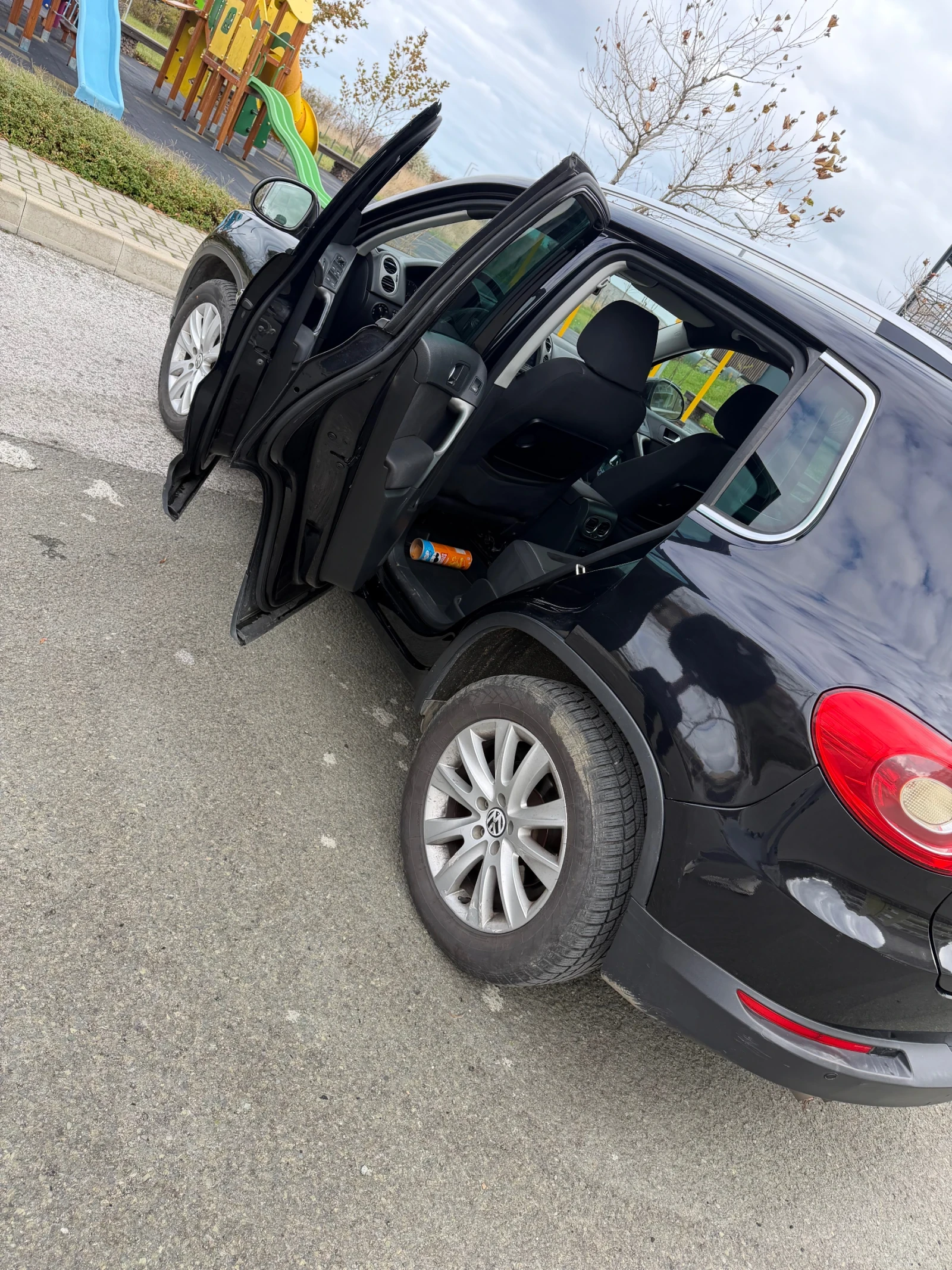 VW Tiguan 2.0, снимка 4 - Автомобили и джипове - 56644206