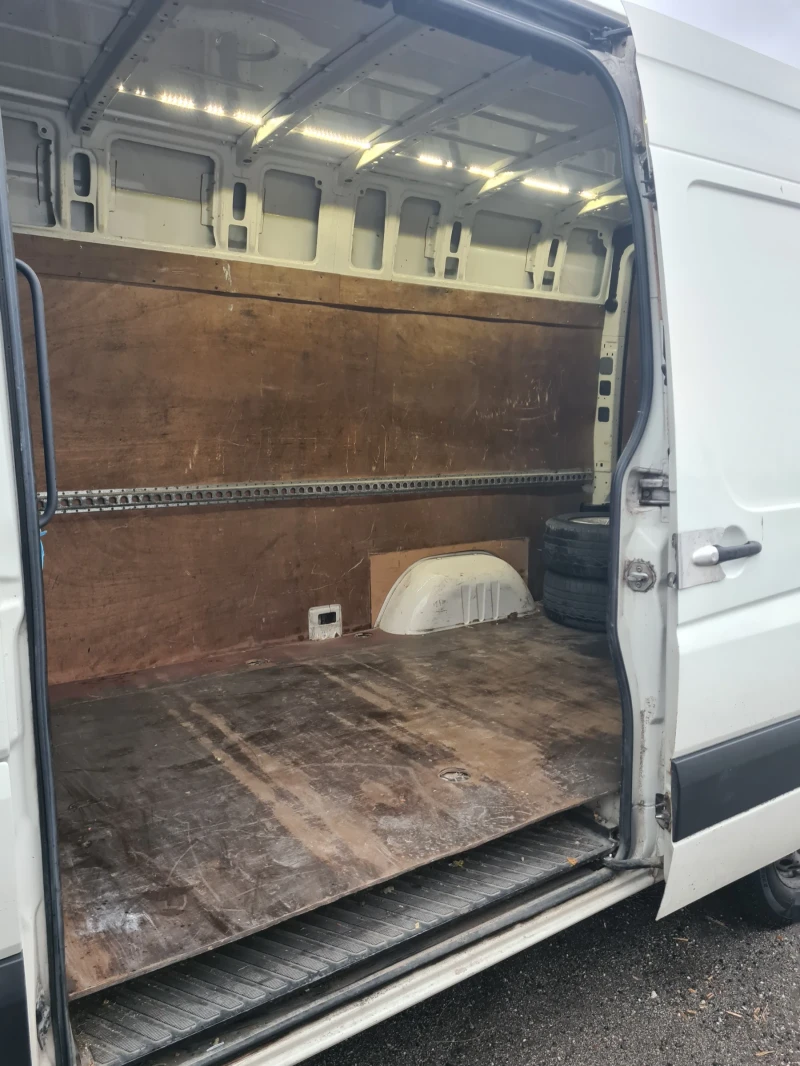 VW Crafter, снимка 11 - Бусове и автобуси - 48177204