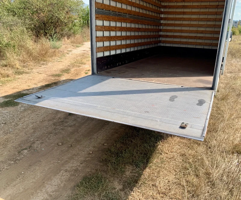Iveco Daily Падащ борд-Странична врата-до 3.5тона, снимка 15 - Бусове и автобуси - 53413468
