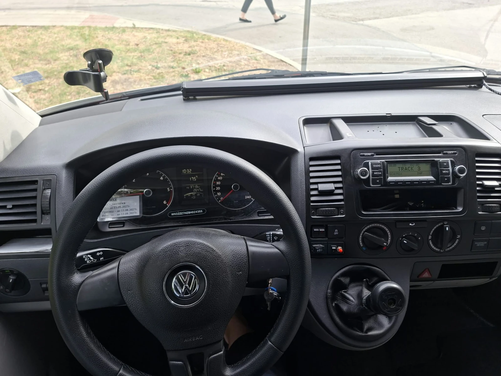 VW Transporter T5.1 facelift 2.0 TDI , снимка 9 - Бусове и автобуси - 56220651