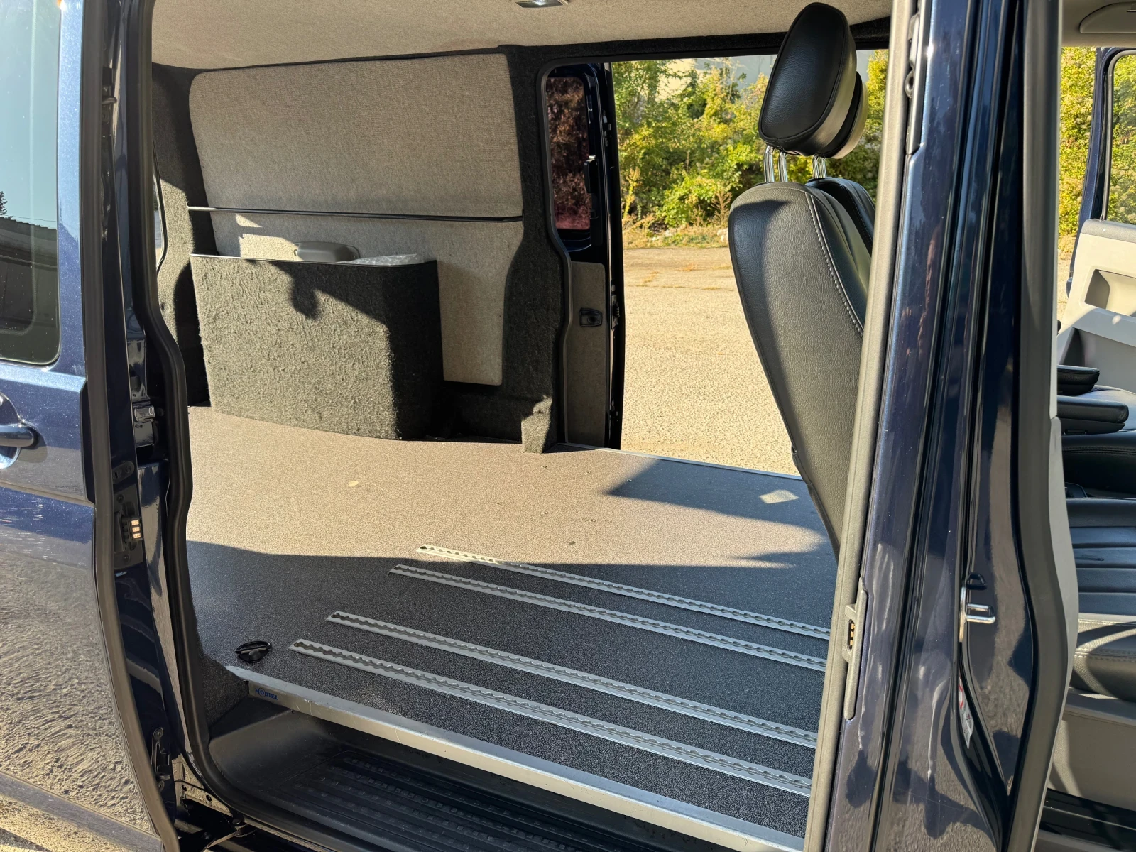 VW Transporter Т5 Highline Facelift , снимка 16 - Бусове и автобуси - 56460066