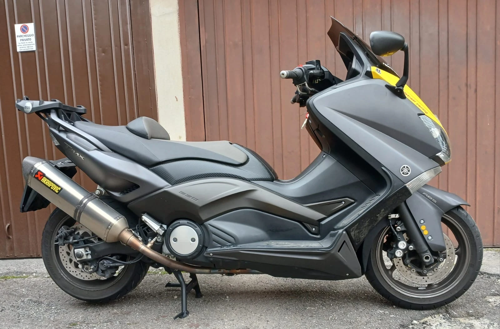 Yamaha T-max 530i ABS Akrapovic, снимка 2 - Мотоциклети и мототехника - 53718784