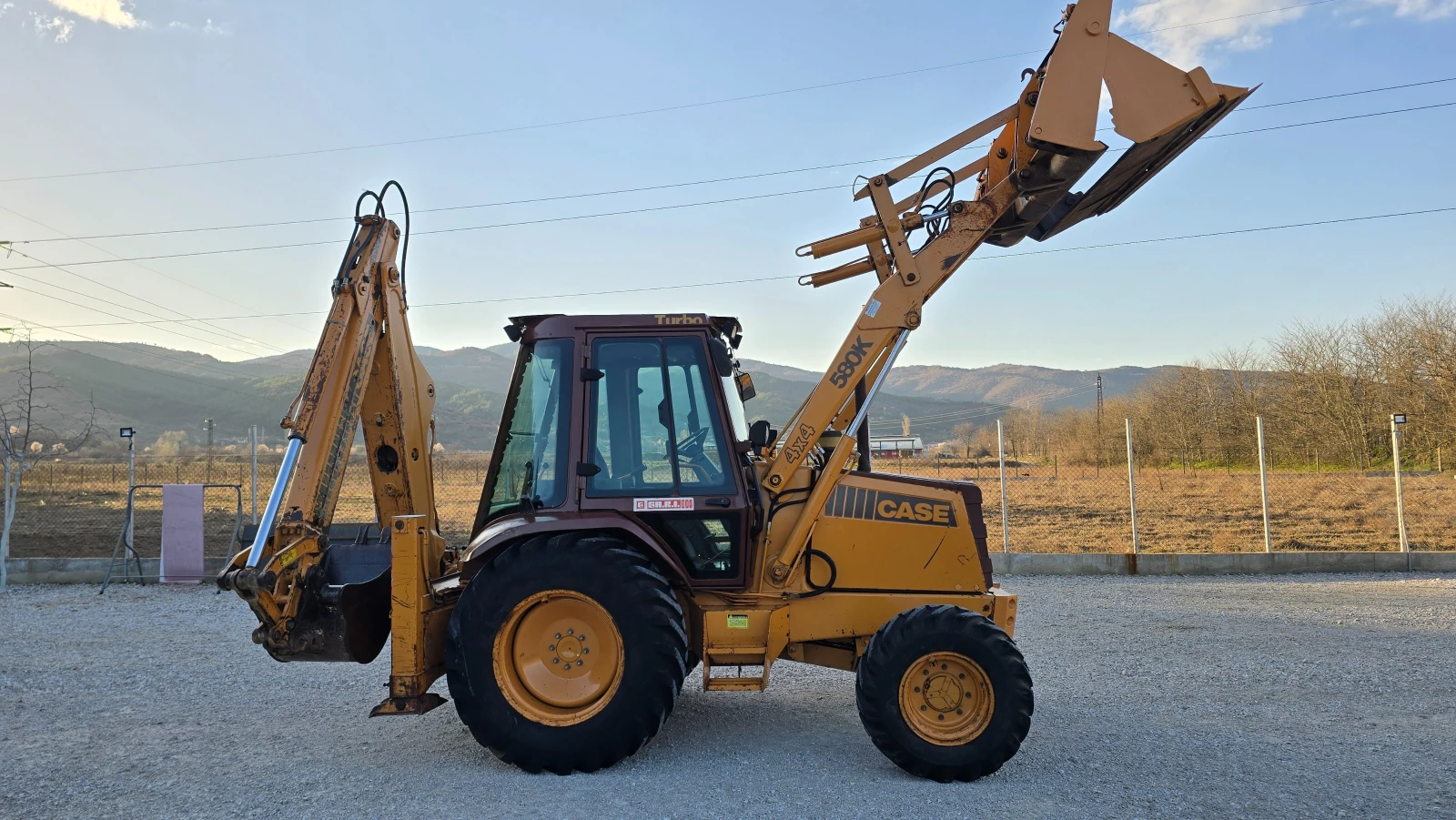 Трактор CASE IH 580 Т.Челен товарач, снимка 7 - Селскостопанска техника - 53819173