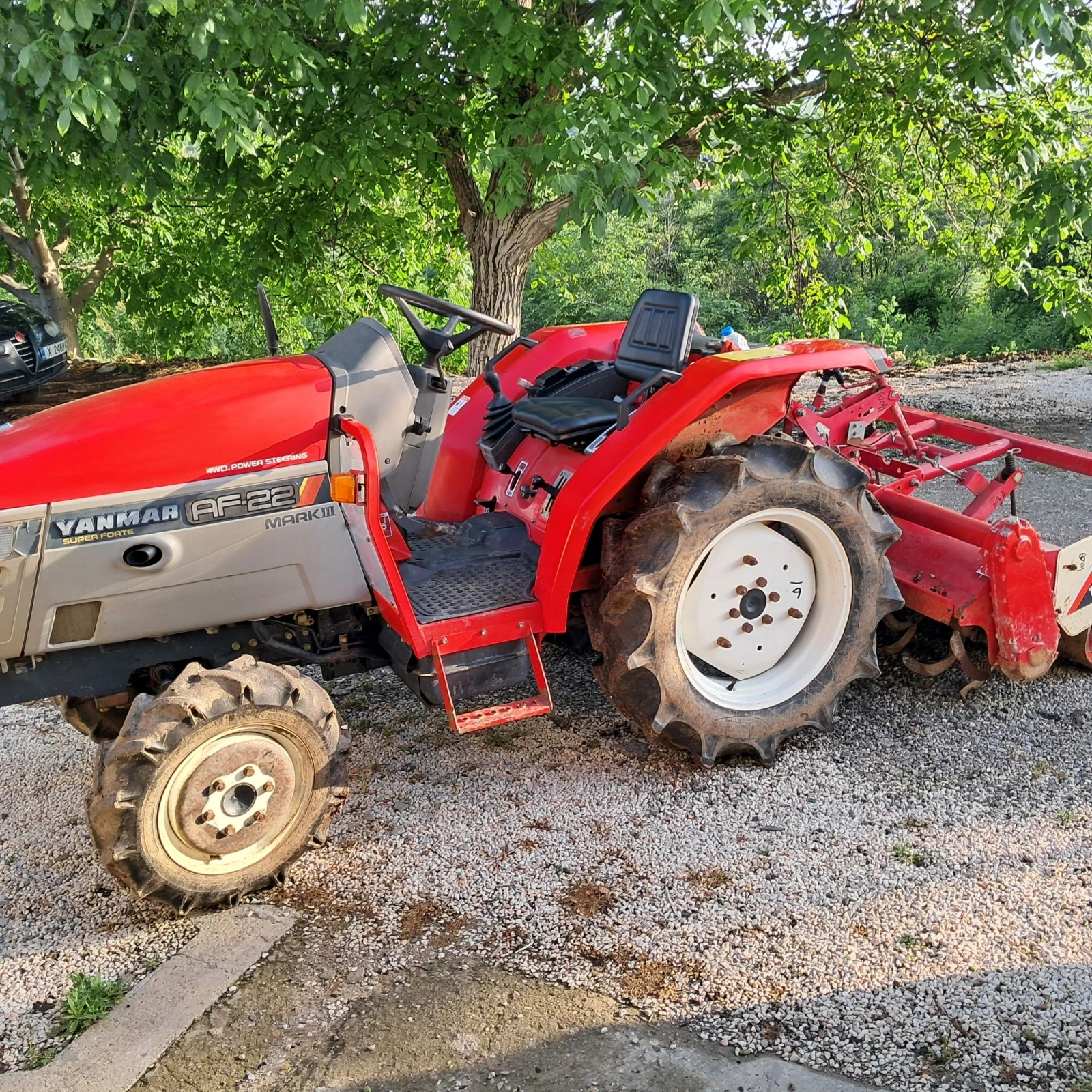 Трактор Yanmar AF 22 с фреза и плуг , снимка 2 - Селскостопанска техника - 53878444