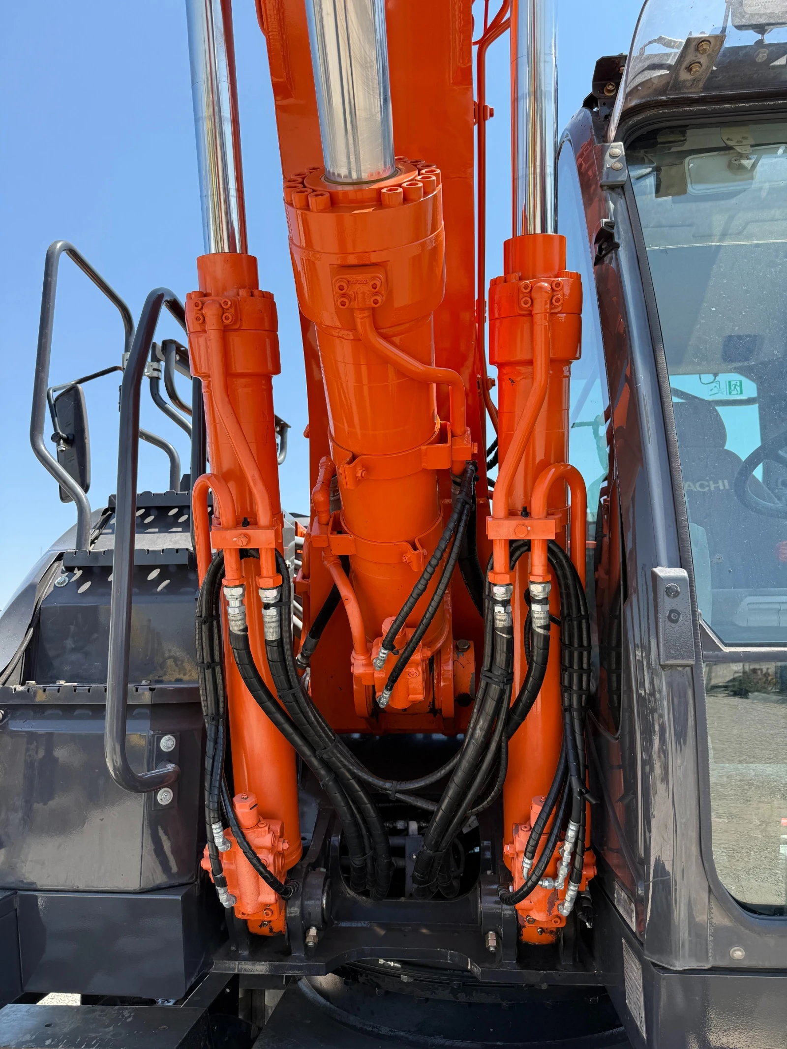 ����� Hitachi ZX 170 W-6 | Mobile.bg � ����������� 10