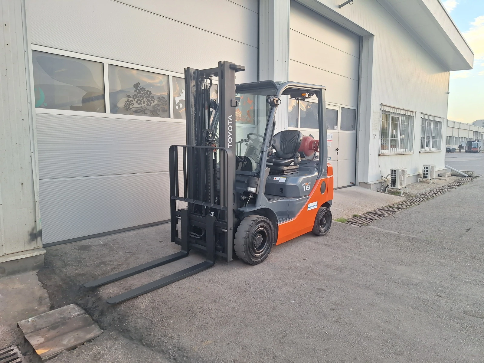 ������� Toyota 02-8FGF18 | Mobile.bg � ����������� 3