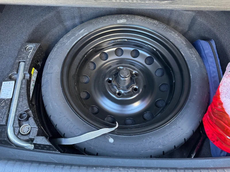 VW Golf 1.4 140 с ремък, снимка 14 - Автомобили и джипове - 52498528