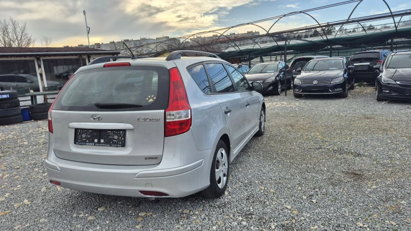 Hyundai I30 1.6CRDI, снимка 8 - Автомобили и джипове - 50821592