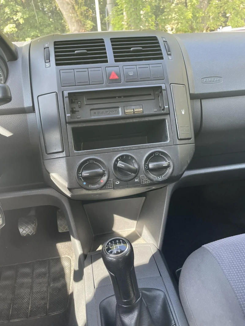 VW Polo, снимка 6 - Автомобили и джипове - 51679813