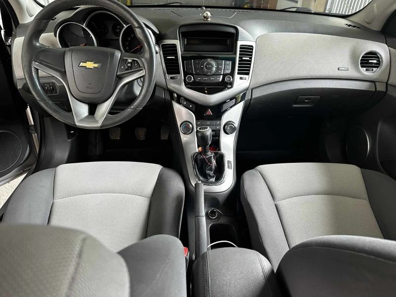 Chevrolet Cruze, снимка 4 - Автомобили и джипове - 53122104