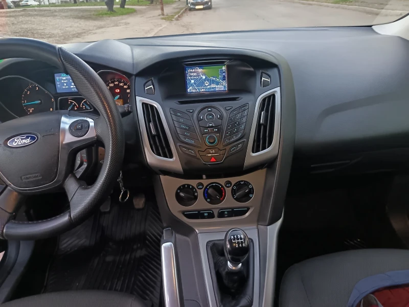 Ford Focus 1.6, снимка 12 - Автомобили и джипове - 53126364