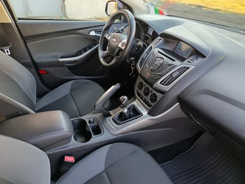 Ford Focus 1.6, снимка 17 - Автомобили и джипове - 53126364