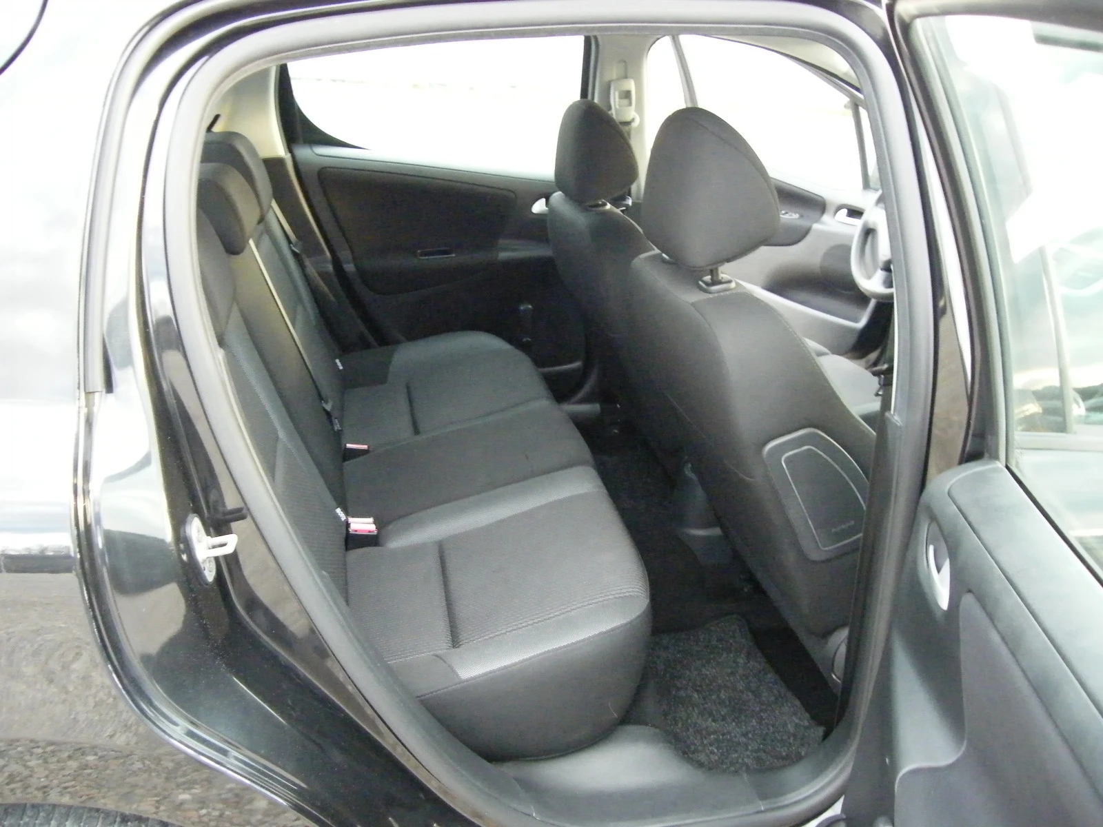 Peugeot 207 1.4HDI | Mobile.bg — изображение 13