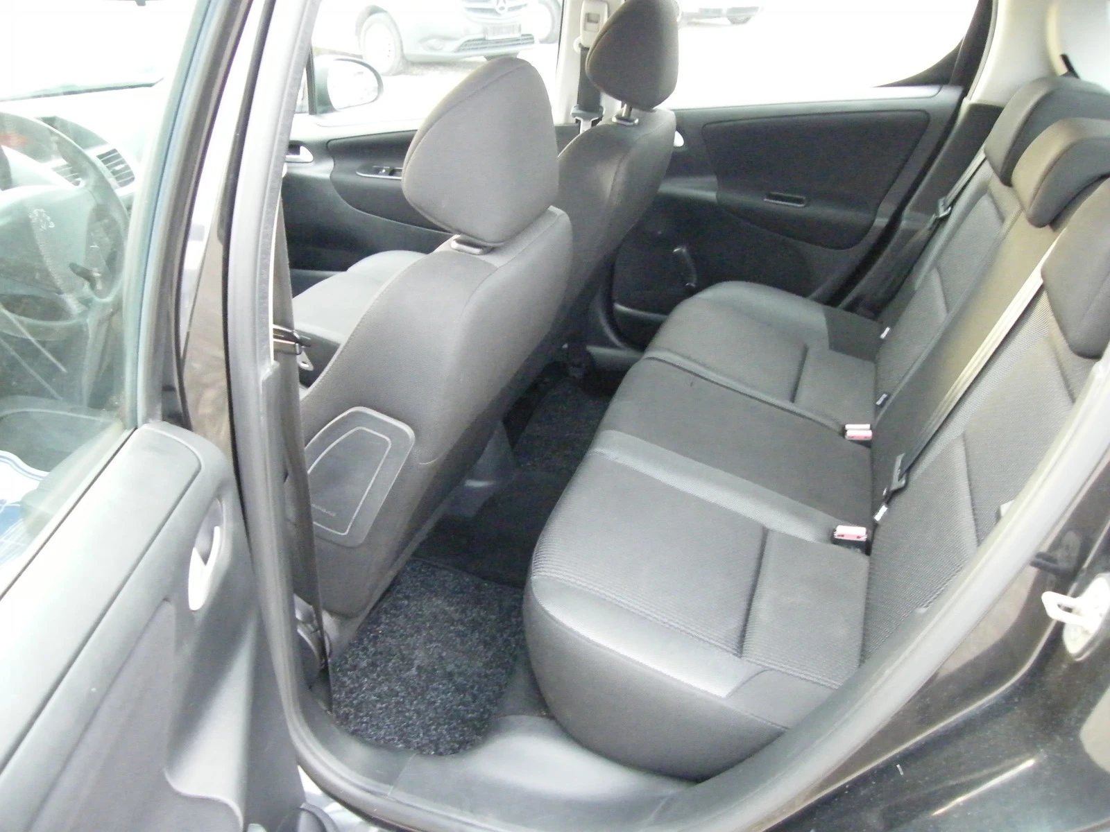 Peugeot 207 1.4HDI | Mobile.bg — изображение 12