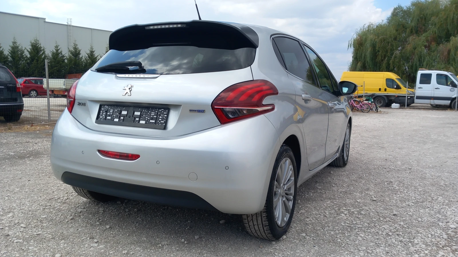 Peugeot 208 1.6HDI-КЛИМАТРОНИК/АВТОПИЛОТ/ПОДГРЕВ НА СЕДАЛКИ  - изображение 4