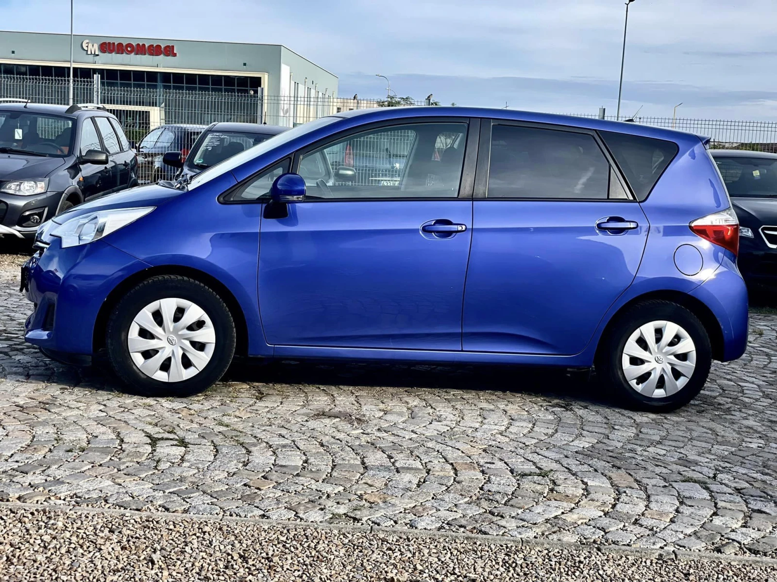 Toyota Verso S 1.3 GAZ 6-скорости - изображение 2