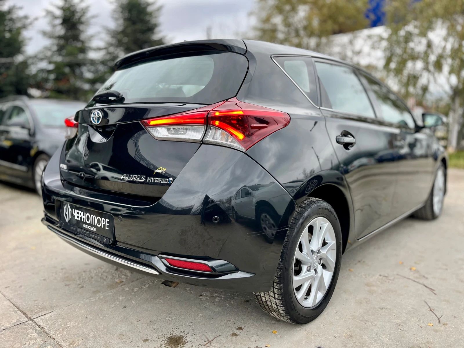 Toyota Auris 1.8 Hybrid FACE Louge +  - изображение 6