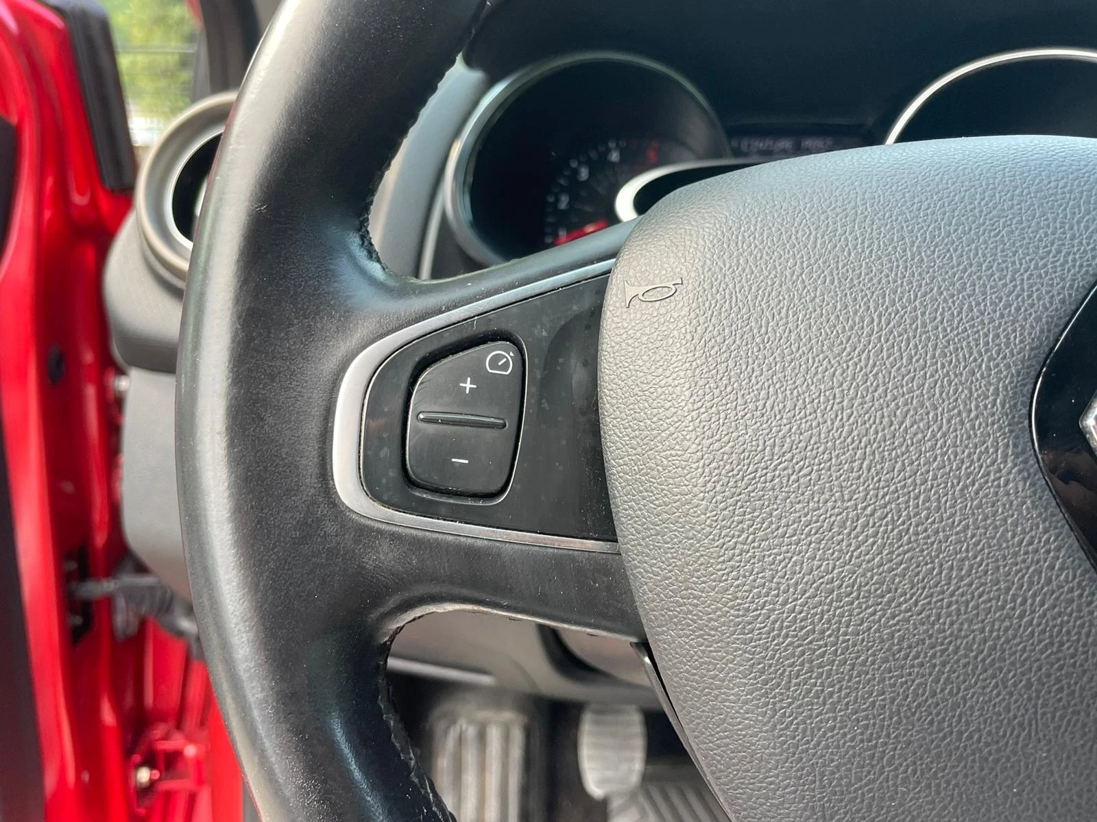 Renault Clio dCi 8V 9OCV StarteStop 5P Energy Excite EURO 6B - изображение 8