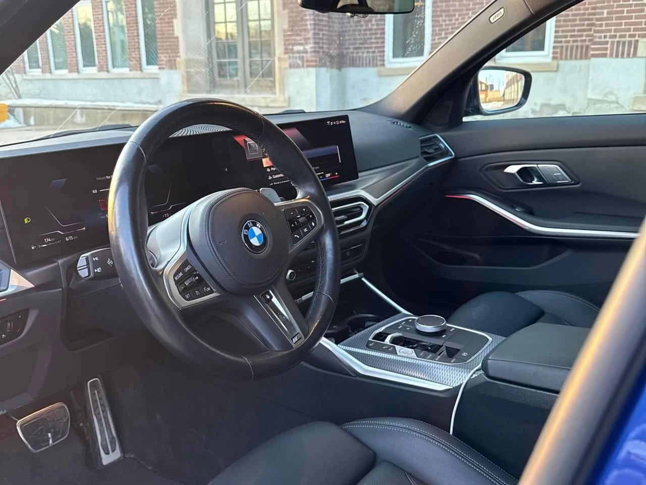 BMW 330 xDrive / CARFAX / M PACK / LED / CAMERA , снимка 5 - Автомобили и джипове - 53743242