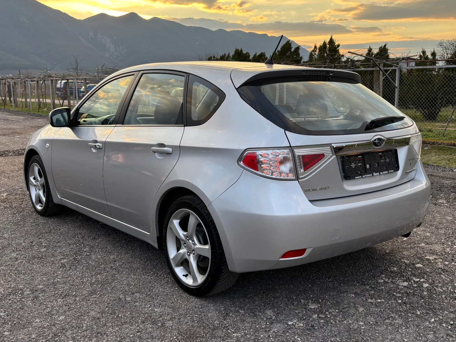 Subaru Impreza 2.0i 4x4 HIGH/LOW, снимка 6 - Автомобили и джипове - 53989646