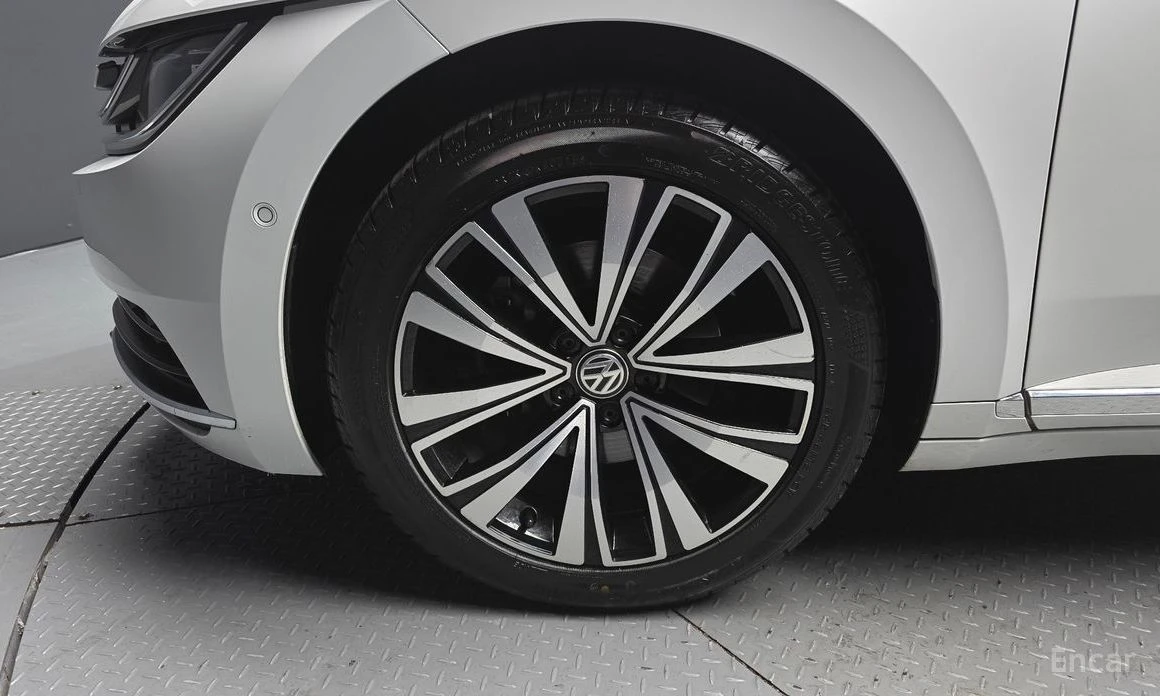 VW Arteon * 2.0TDI* PREMIUM* KEYLESS* ШИБИДАХ* ПОДГРЕВ* ОБДУ, снимка 11 - Автомобили и джипове - 54111996