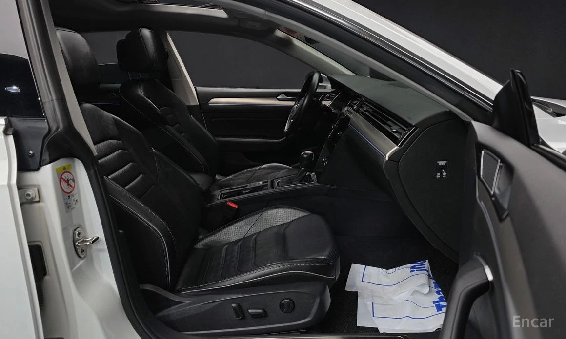 VW Arteon * 2.0TDI* PREMIUM* KEYLESS* ШИБИДАХ* ПОДГРЕВ* ОБДУ, снимка 8 - Автомобили и джипове - 54111996