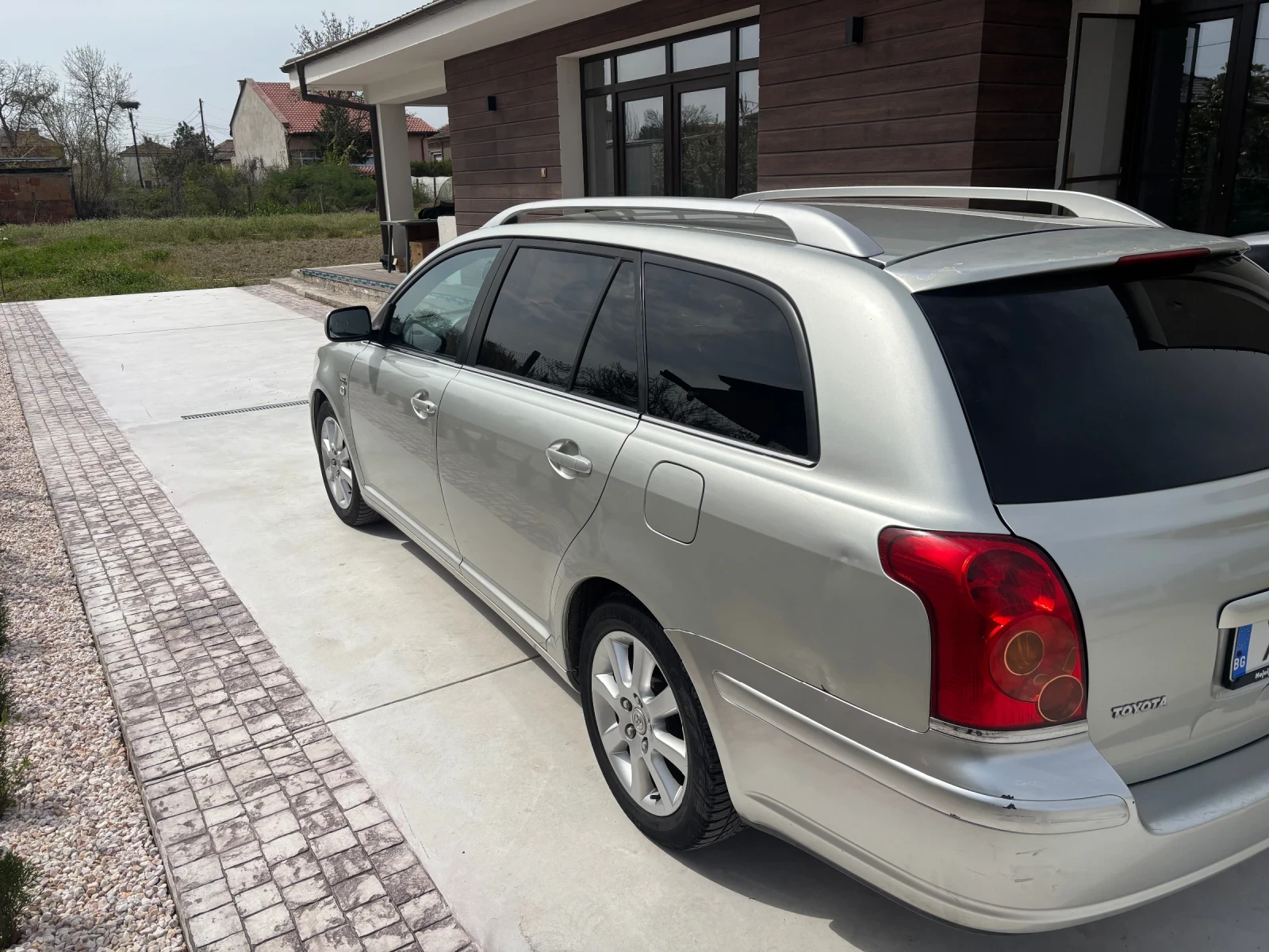 Toyota Avensis 2.2 d-cat, снимка 3 - Автомобили и джипове - 54248298