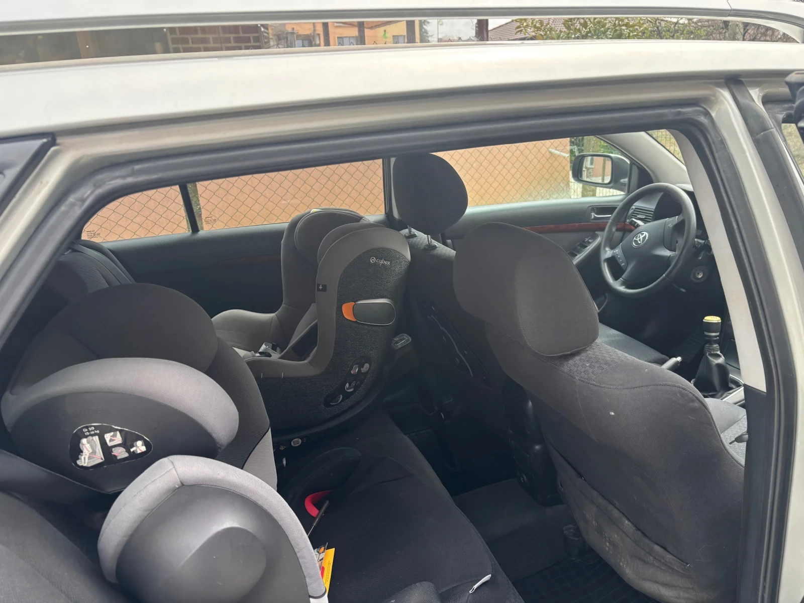 Toyota Avensis 2.2 d-cat, снимка 5 - Автомобили и джипове - 54248298