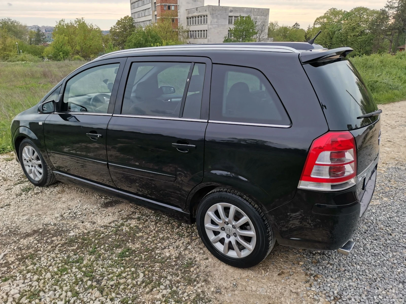Opel Zafira 1.8 16V 140 к.с. бензин/газ, снимка 10 - Автомобили и джипове - 54584948